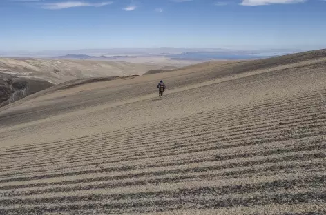 Cordillère Royale, marche face au lac Titicaca - Bolivie