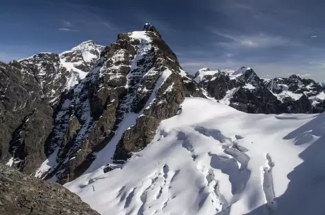 Cordillère Royale, au sommet du Pequeno Alpamayo - Bolivie