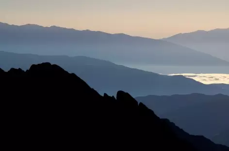 Le jour se lève dans la Cordillère - Bolivie