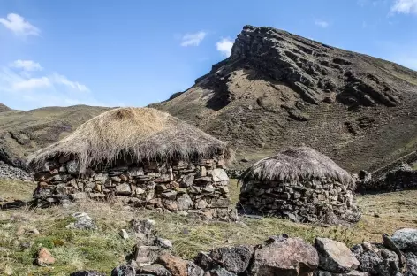 Hameau au bord de lagune Chuchuja - Bolivie