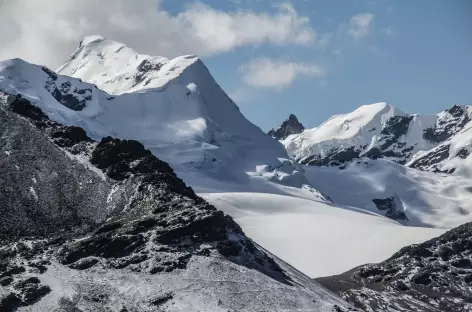 Belle ambiance glaciaire les lagunes Kanuhuma et Pujo Pujo - Bolivie