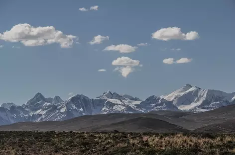Panoramique de la Cordillère Quimsa Cruz depuis la route - Bolivie