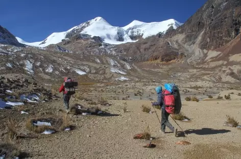 Marche au pied du Cerro Don Luis - Bolivie