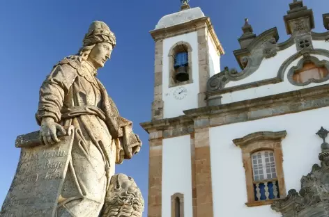 Congonhas, basilique de Bom Jesus de Matosinhos avec les statues des 12 prophètes - Brésil