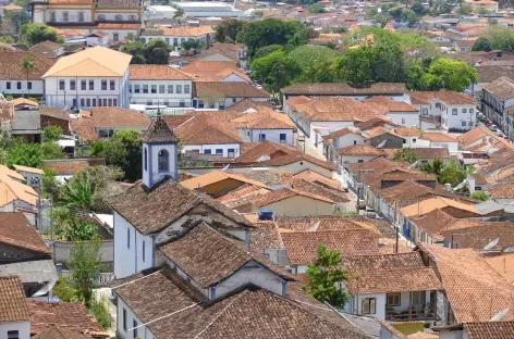 Panorama sur les toits de tuiles de Mariana - Brésil