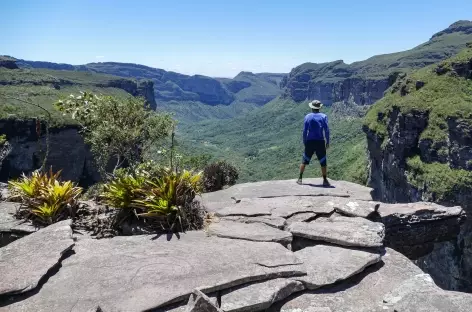 Au bord d'un canyon dans la Chapada Diamantina - Brésil