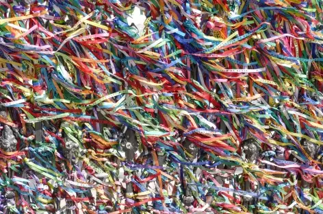 Salvador de Bahia, les fameux rubans porte-bonheur de l'église de Bonfim - Brésil