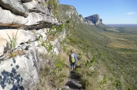 Au bord de l'escarpement dans la Chapada Diamantina - Brésil