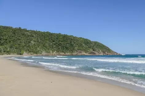 Une plage dans les environs de Paraty - Brésil