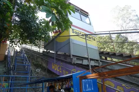 Rio, funiculaire dans la favela Santa Marta - Brésil