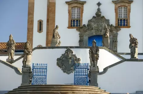 Basilique de Bom Jesus de Matosinhos avec les statues des 12 prophètes - Brésil