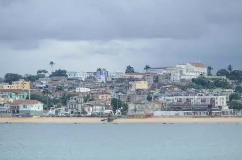 Salvador de Bahia depuis la baie de Tous les Saints - Brésil - 