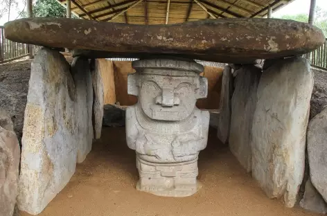 Sculptures anthropomorphiques à San Agustin - Colombie