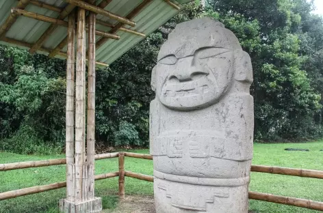 Sculptures anthropomorphiques à San Agustin - Colombie