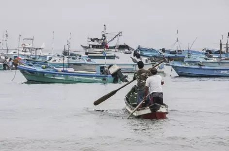 Pêcheurs sur le départ à Puerto Lopez - Equateur