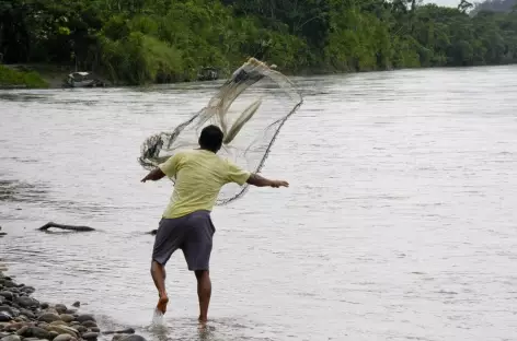 Pêche en Amazonie - Equateur