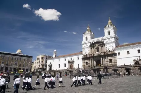 Quito, la place Santo Domingo - Equateur