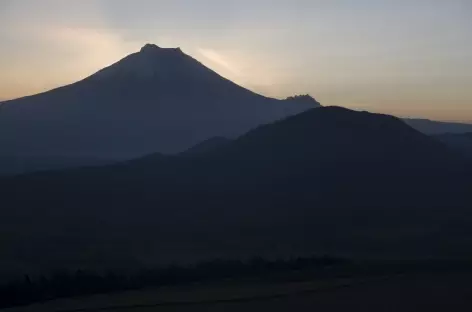 Lever de soleil sur le Cotopaxi depuis l'Illiniza - Equateur