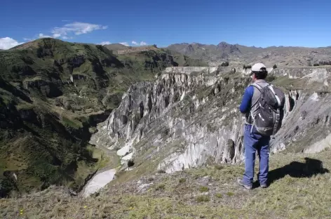 Face au canyon du rio Toachi - Equateur