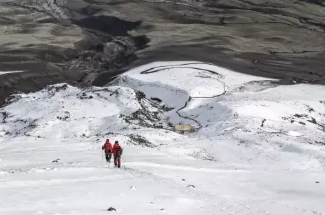 Descente sur le refuge après l'ascension du Cotopaxi - Equateur