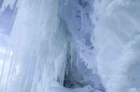 Grotte de glace au cours de l'ascension du Cayambe - Equateur