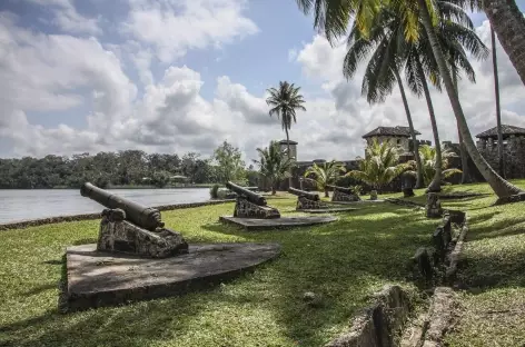 La forteresse de San Felipe au bord du rio Dulce - Guatemala