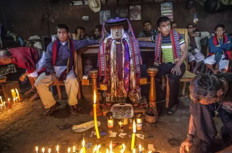 Rencontre avec Saint Maximon dans le village de Santiago Atitlan - Guatemala