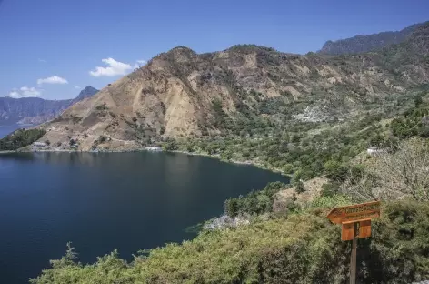 Randonnée sur les bords du lac Atitlan - Guatemala