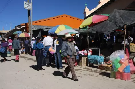 Sur le marché de Todos Santos dans la Sierra de los Cuchumatanes - Guatemala