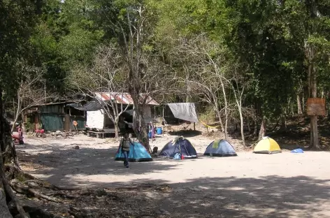 Camp lors du trek vers El Mirador - Guatemala