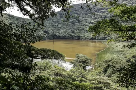 Le lac de cratère du volcan Maderas sur l'île Omotepe - Nicaragua 