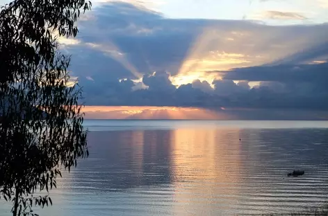 Lever de soleil lac Titicaca - Pérou