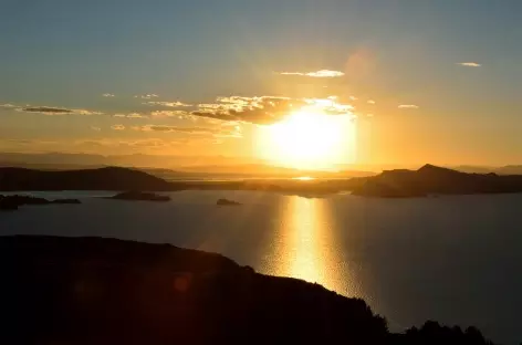Coucher de soleil sur le lac Titicaca - Pérou