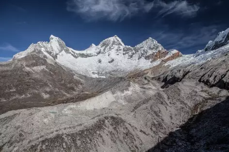 Vue sur les Huandoy au cours de la rando entre le refuge Peru et la lagune 69 - Pérou