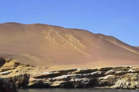 Le fameux trident sur l'une des îles Ballestas - Pérou - 