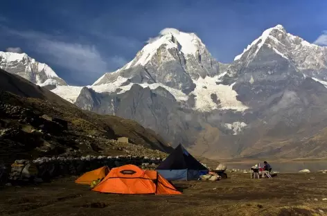 Camp de rêve au-dessus de la lagune Carhuacocha - Pérou