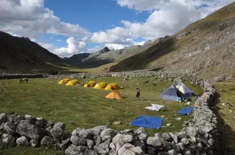 Camp dans le hameau d'alpage de Huayhuash - Pérou