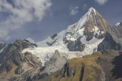 Un sommet à l'approche de la lagune Carhuacocha - Pérou