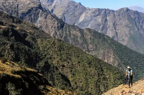 Au cours de la montée vers le col San Juan - Pérou