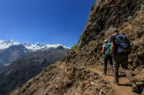 Derniers efforts avant l'arrivée au col San Juan (4120 m) - Pérou