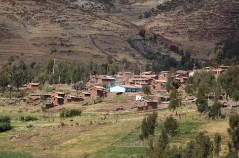 Entre Patabamba et Huchuy Qosqo, le village de Pukamarka - Pérou