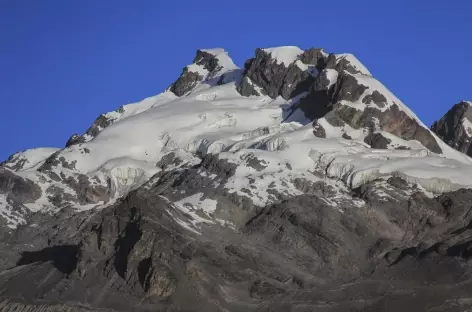 Le beau sommet dominant le col Jampa - Pérou