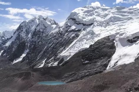 Les sommets des Pico Tres et la lagune Osjollo Ananta - Pérou