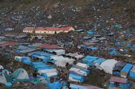 Hallucinant village de tentes pour la fête de Qollurity - Pérou