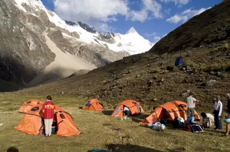 Camp de rêve au pied de l'Alpamayo - Pérou