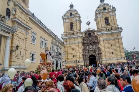 Une fête religieuse à Lima - Pérou