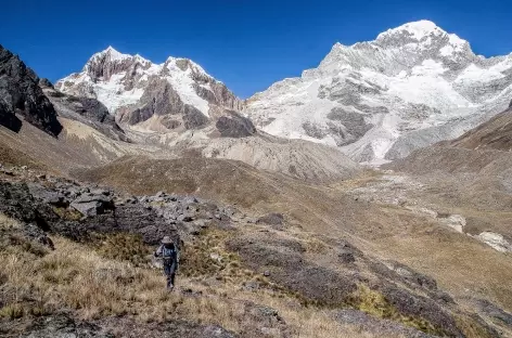 Marche vers l'ancien camp de base de l'Alpamayo - Pérou