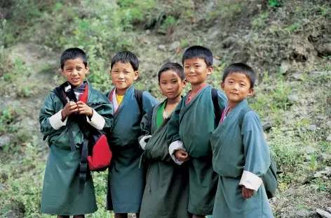 Enfants en costume traditionnel  - Bhoutan