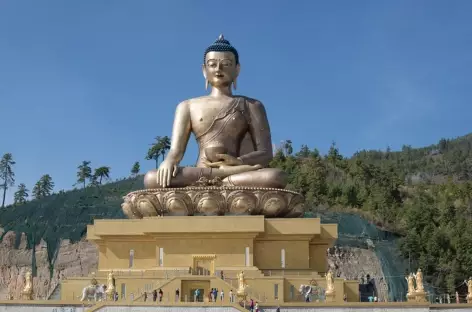 Le grand Bouddha (51 m) dominant Thimphu - Bhoutan