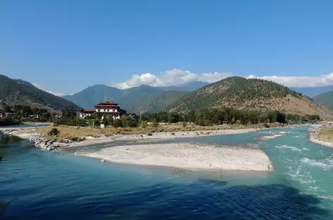 Le dzong de Punakha aux confluences des rivières Po Chu et Mo Chu - Bhoutan